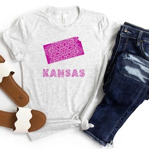 Kansas Mandala Design Tee, Unisex Jersey T-Shirt mit Kansas State Art, Südlicher Stil, Geschenk für Kansas Liebhaber, Sommermode