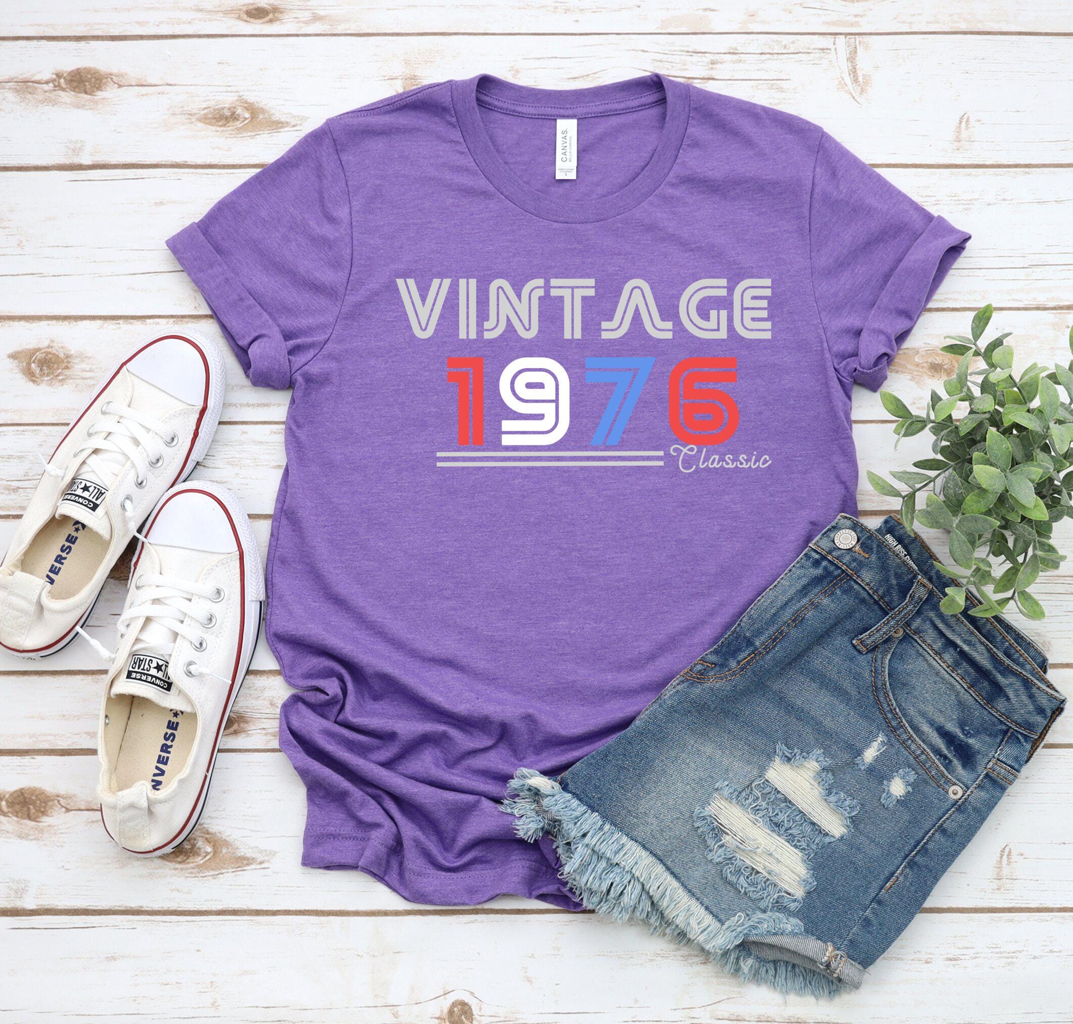 Vintage 1976 Classic T-shirt Retro Birthday Gift Shirt Cool Old 