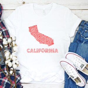 California Mandala Design Tee, Unisex Jersey T-Shirt mit California State Art, Südlicher Stil, Geschenk für California Lovers, Sommermode
