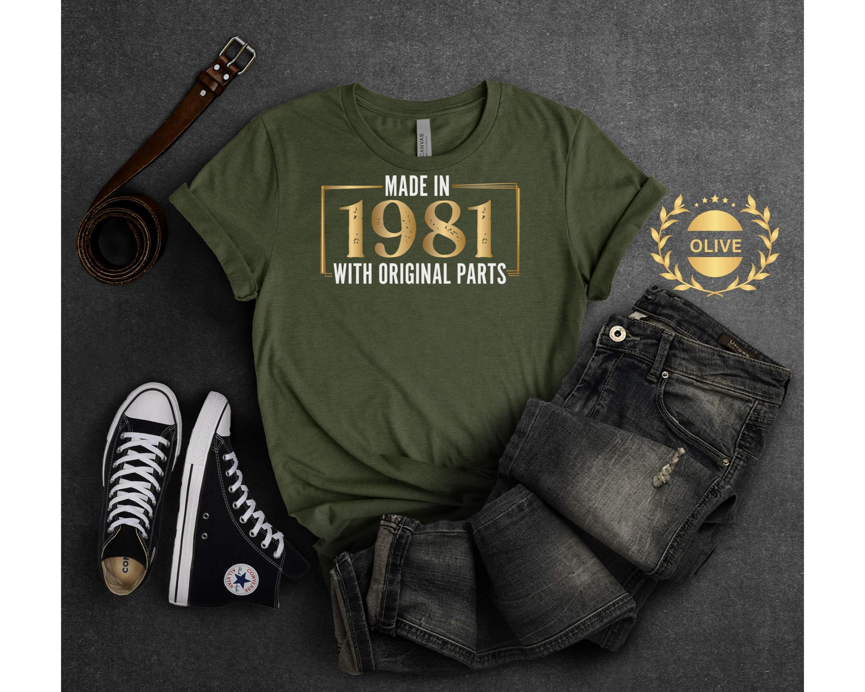 Made in 1981 T-shirt Gold 44th Birthday Gift for Men Women Vintage