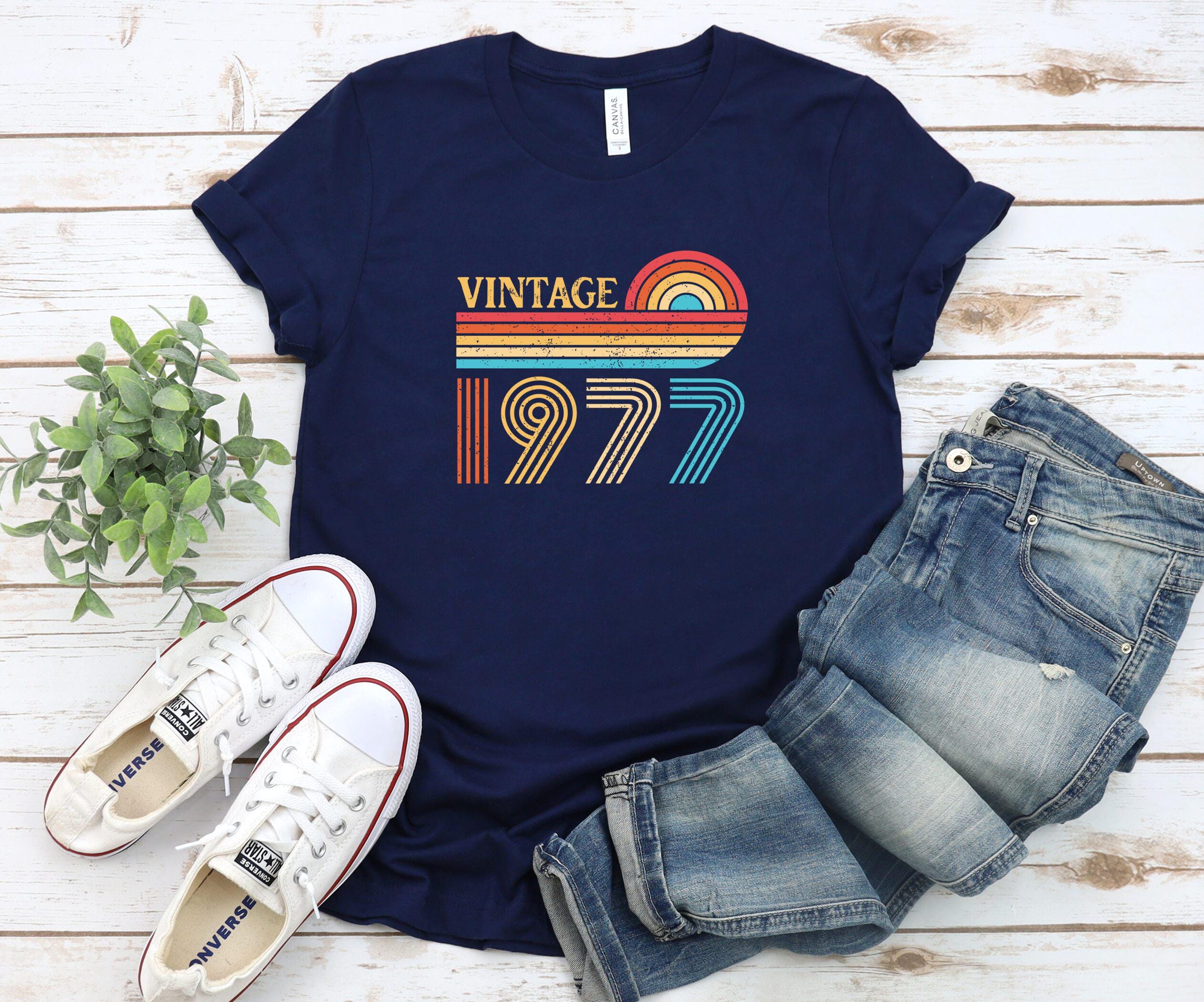 ヴィンテージ 1977 レトロサンセット ヴィンテージ 1977 グラフィックT 