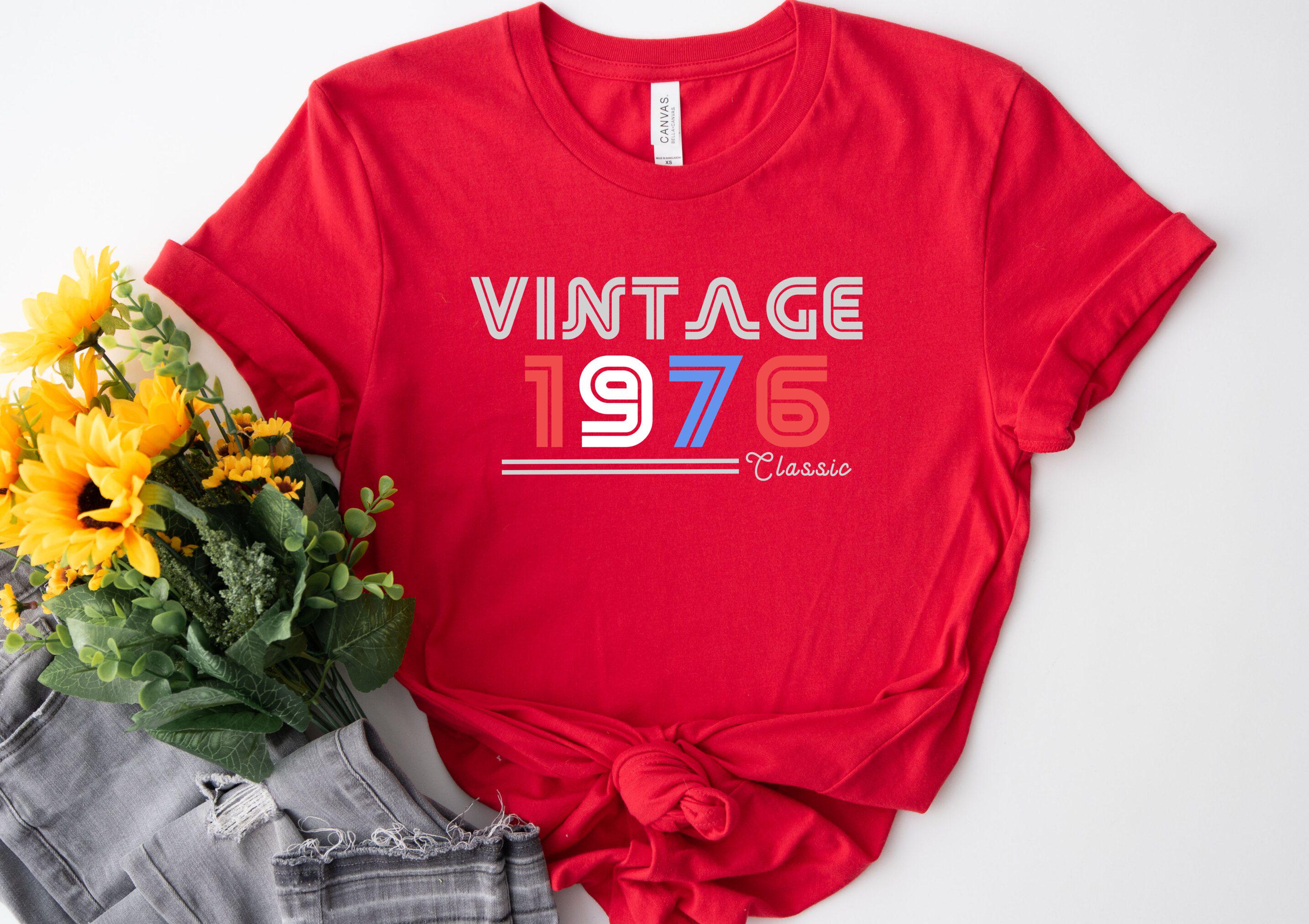 Vintage 1976 Classic T-shirt Retro Birthday Gift Shirt Cool Old 