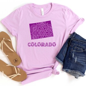 Colorado Mandala Design Tee, Unisex Jersey T-Shirt mit Colorado State Art, Südlicher Stil, Geschenk für Colorado Liebhaber, Sommermode