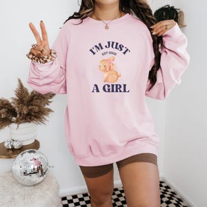 I&#39;m Just a Girl Sweatshirt Coquette Bunny Sweatshirt Y2K Retro Bunny Minimalist Sweatshirt Cute Bunny Hoodie Girly Cottage Core Sweatshirt