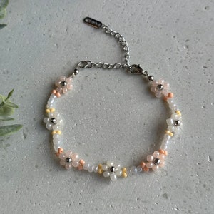 Flower Bracelet • Friendship Bracelet • Gifts for Her • Gift for Girlfriend • Pearl Bracelet • Christmas Gift