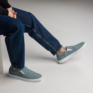Casual slip-on shoes for men Breathable slip-on sneakers Minimalist Mens comfortable walking slip-ons Eco-friendly mens slip-on shoes