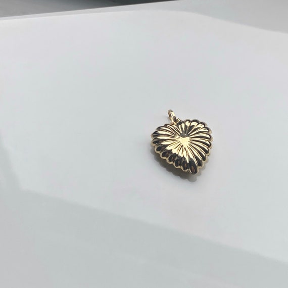 14k Solid Yellow Gold Heart Pendant - image 3