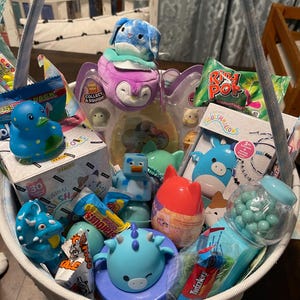 Nova cesta de Páscoa Squishmallows, slime de dragão Miles, cartões Squish-a-longs