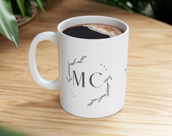Initiales personnalisées avec des plantes minimalistes Tasse en céramique 11oz