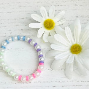 Vibrant Pearl Bracelet