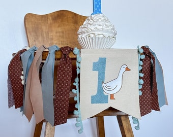 One Silly Goose Highchair Banner, First Birthday Fabric Garland, 1st Party High Chair Skirt, Custom Age Decoration, Personalized Cake Smash