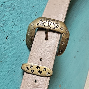 Cat love belt Vintage weekend edition plus size Small genuine leather dark beige belt brass belt buckle kitties hearts and paw prints