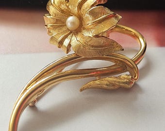 Vintage Crown Trifari Brooch Midcentury Rose Brooch Gold