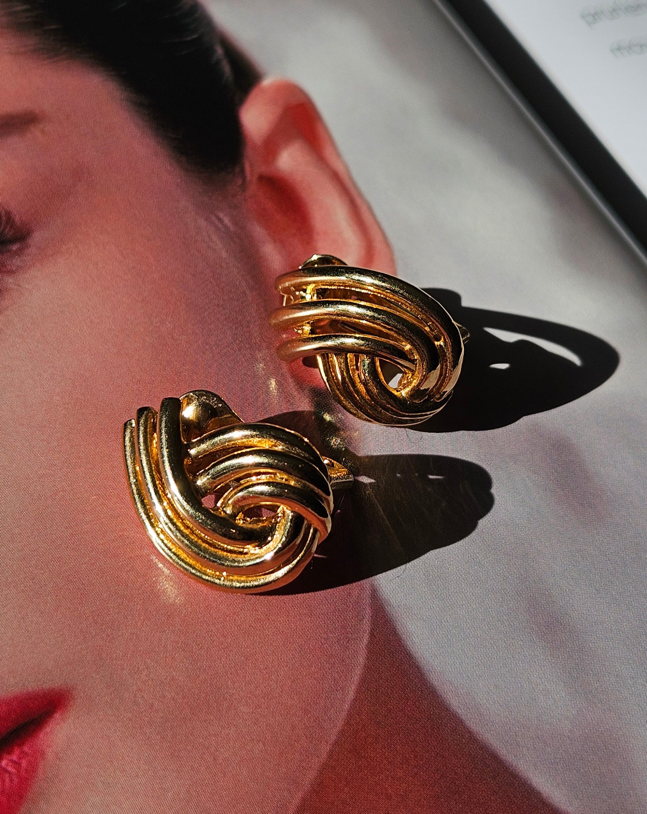 Boucles D'oreilles Clips Vintage Signées VENDOME - Couleur Or Poli - Occasion Bon état