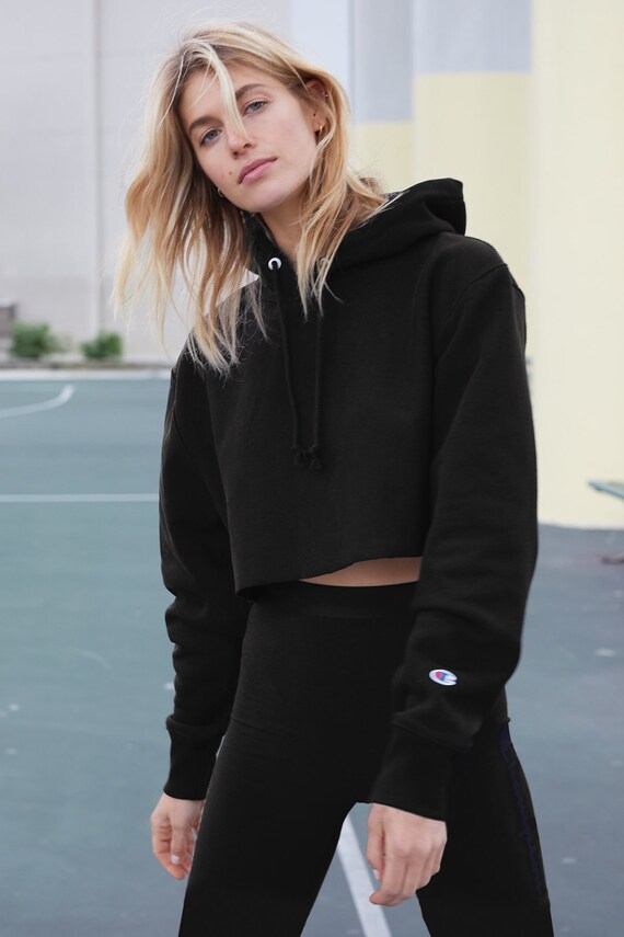 Black cropped champion hoodie sale