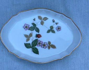 Wedgwood wild strawberry Trinket dish, Soap dish, Gold Gilt, Vintage