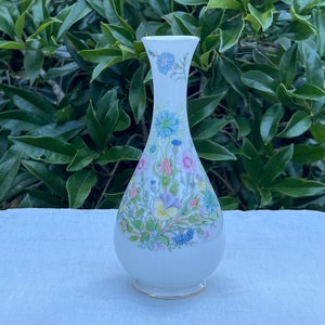 Aynsley Wild Tudor Globe bud vase 6 1/8&quot;