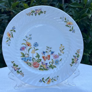A Pair of Vintage Aynsley Cottage Garden Salad Plates