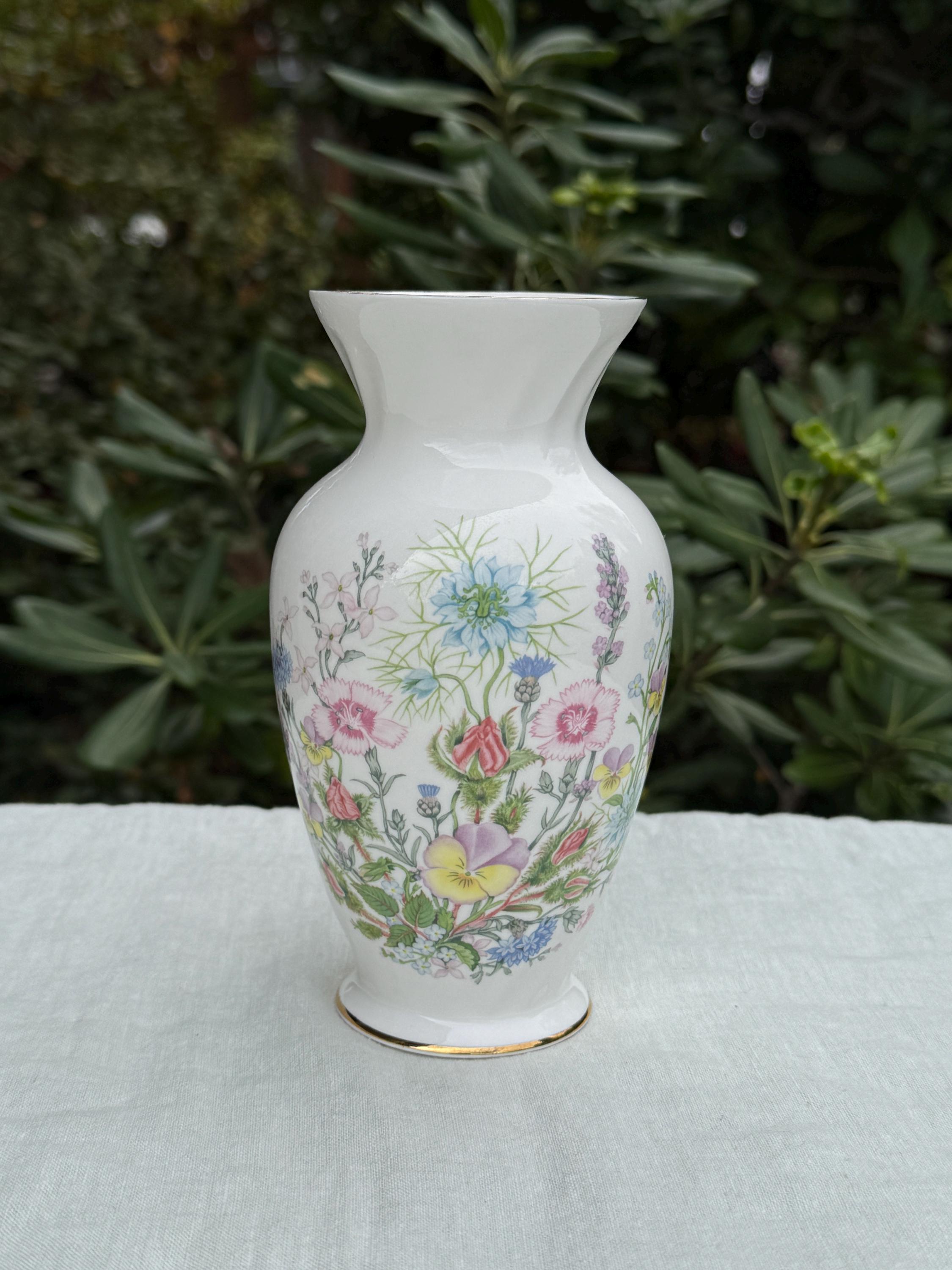 ヴィンテージ エインズレイ ワイルド トダー 花瓶 10 インチ - Etsy 日本