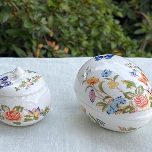 Vintage Aynsley Cottage Garden trinket box