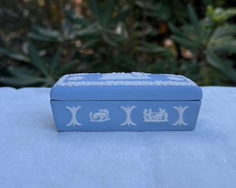 Petite boîte à bijoux rectangulaire bleue et blanche en jaspe Wedgwood Boîte à bagues