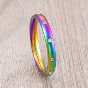 Hochglanzpoliertes Edelstahlband mit 10 CZ Flush um das Band, Ehering mit CZ Diamanten, 3mm Ring