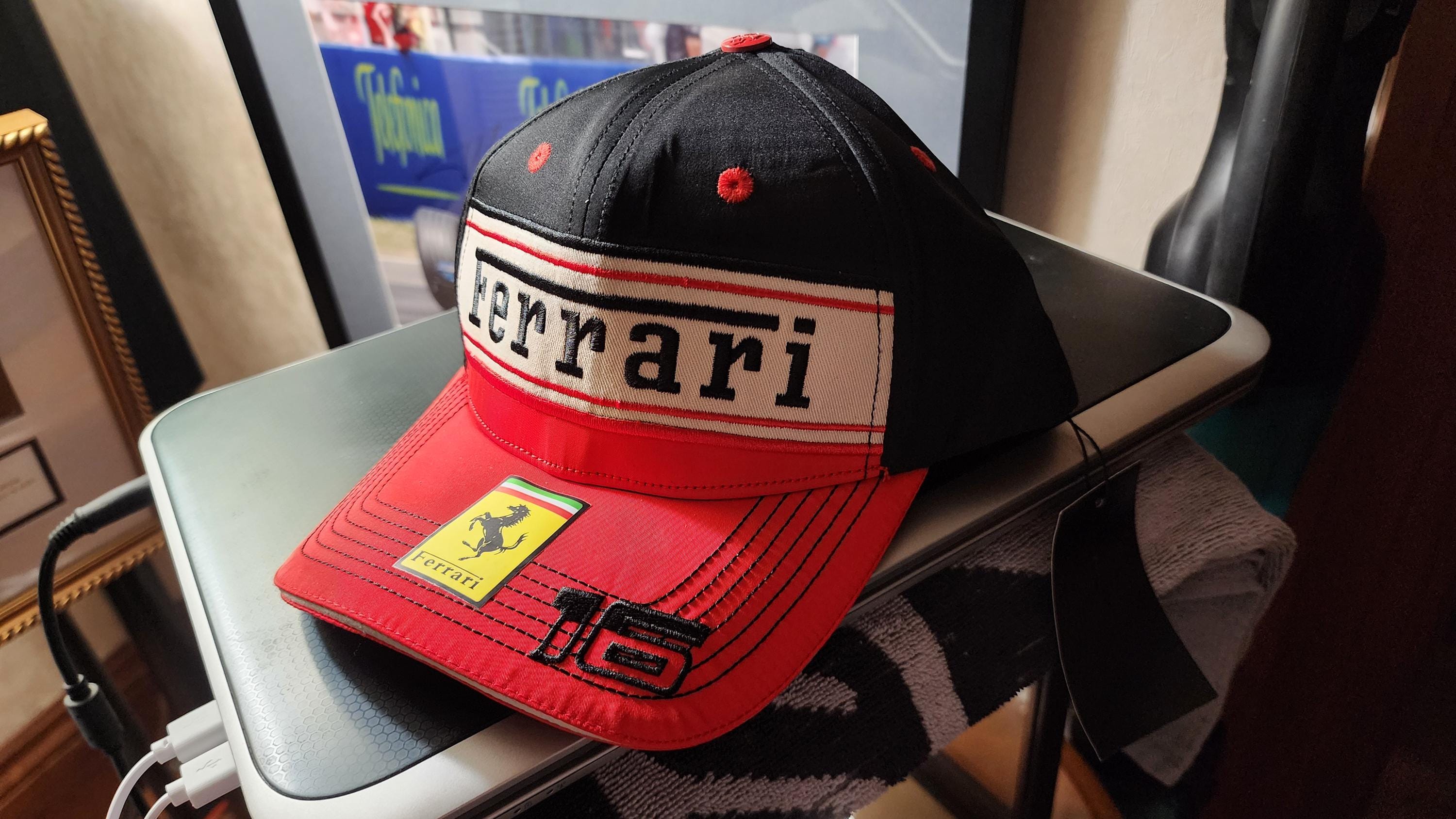 CASQUETTE FORMULE 1 ferrari .michelin EUR 39,00 - FR