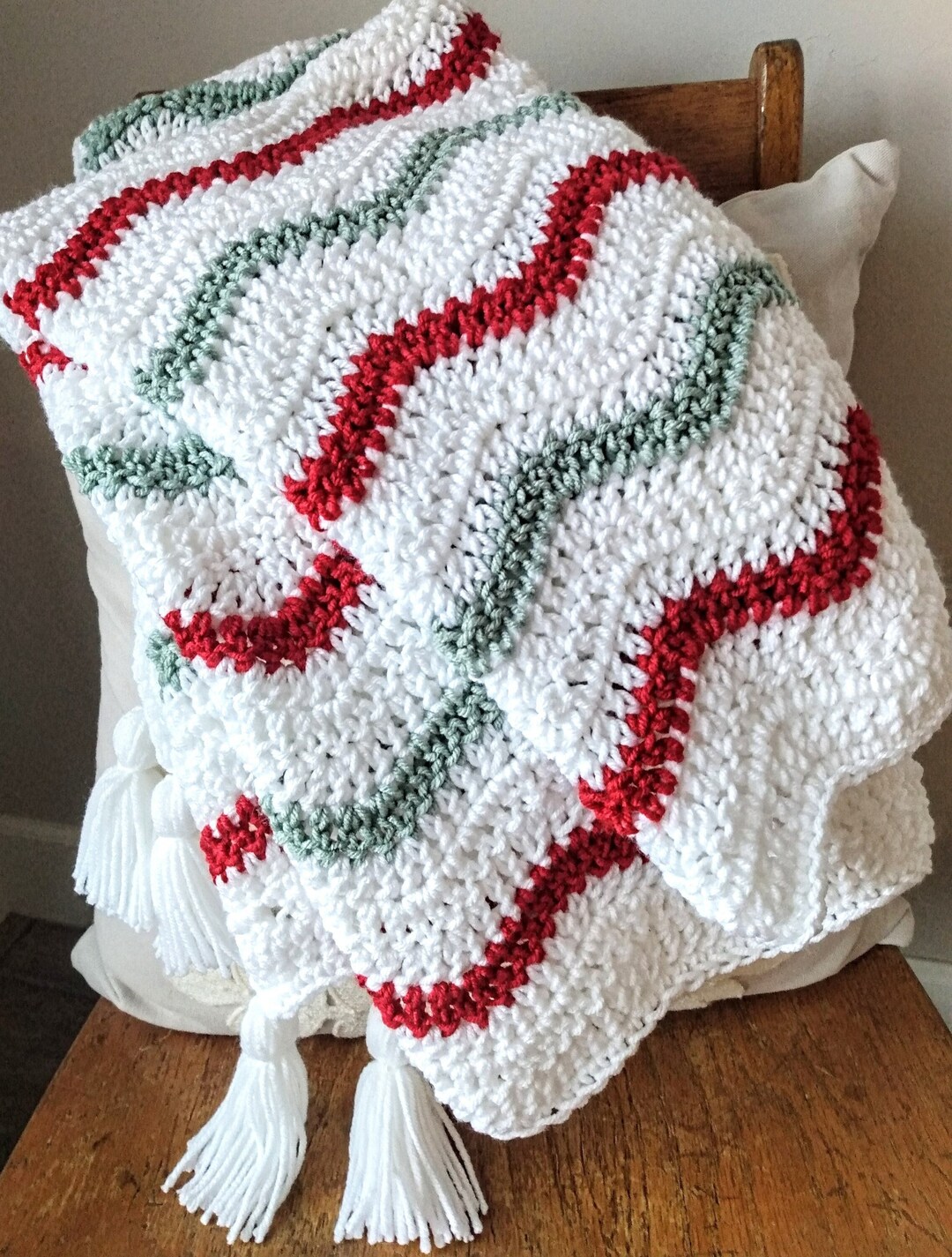 Red Green White Crochet Christmas Baby Blanket With Tassels Etsy