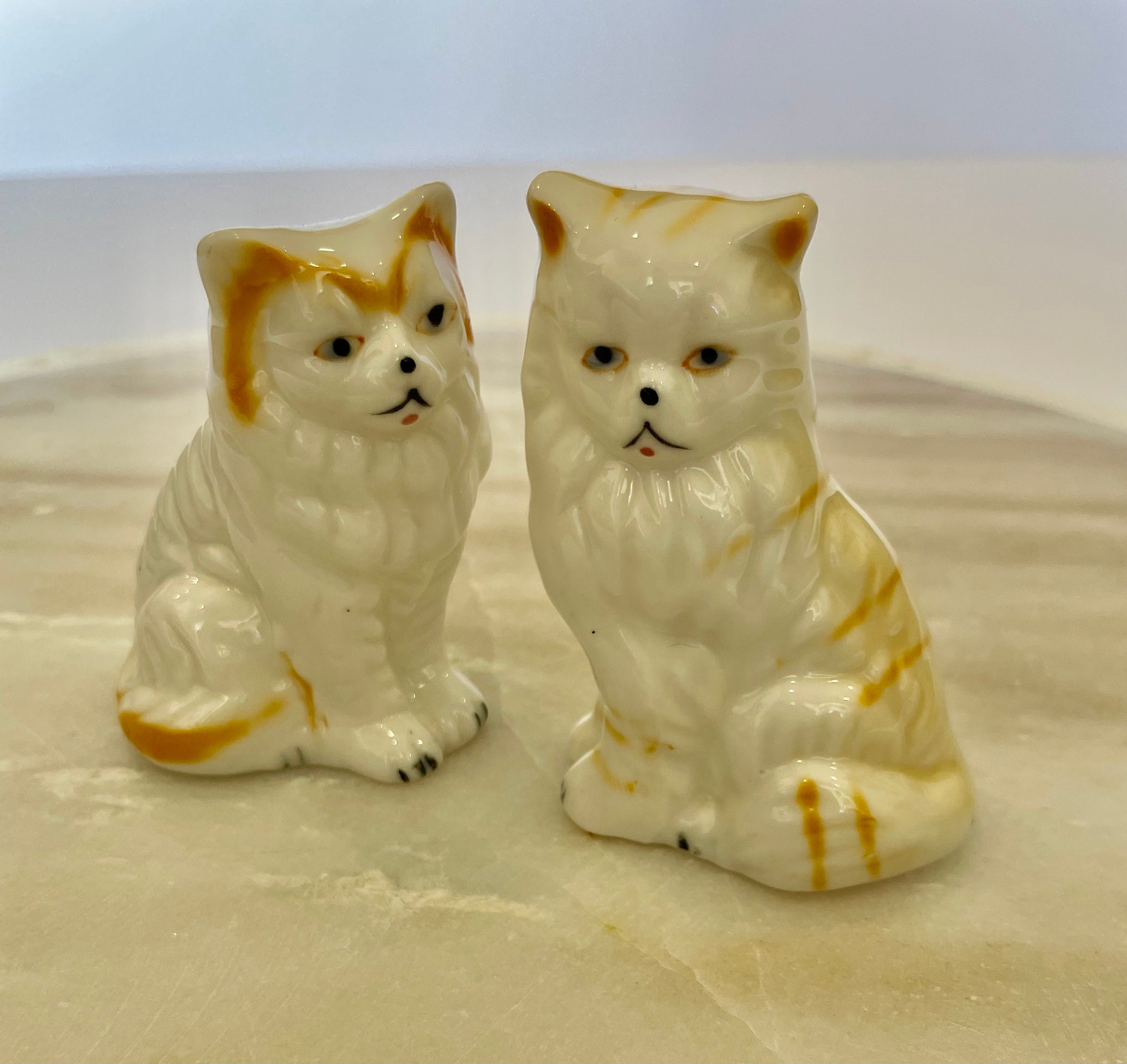 Vintage Cat Family In Snow Laser 3D Glass Cube Art Sculpture