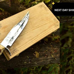 Custom Damascus Hunting Knife: Handmade Stag Horn Handle D2 Knife with box