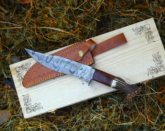 Handmade Damascus Hunting Knife: Stag Horn Handle, Custom Engraved Gift