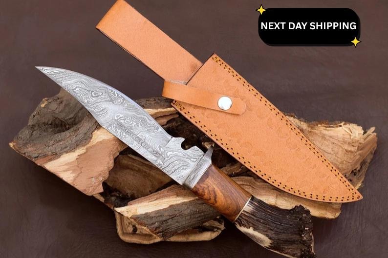 Custom Damascus Hunting Knife: Handmade Stag Horn Handle image 2