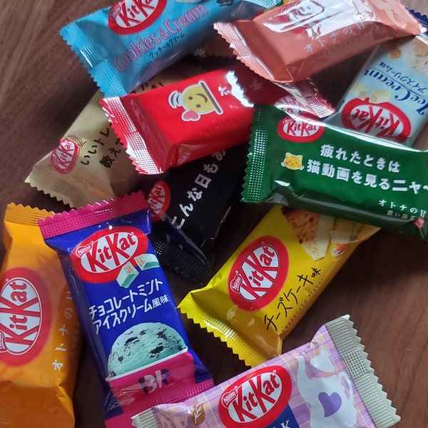 12 mini KitKats japonais assortis