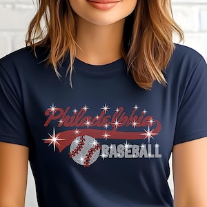 Philadelphia Baseball Strass Shirt, Baseball Liebhaber Unisex Shirt, Weihnachts T-Shirt Geschenk für Fans, Spieltag Sportbekleidung für Sie oder Ihn