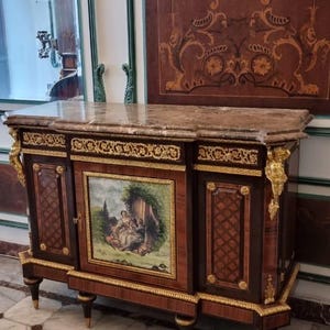 Unique 18th Century's Louis XV Style commode Marble top
