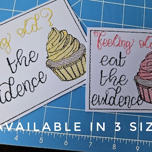 BDT Eat the Evidence - Une broderie machine spécialement conçue pour le papier cartonné Un motif de broderie machine disponible en 3 tailles et 7 formats.