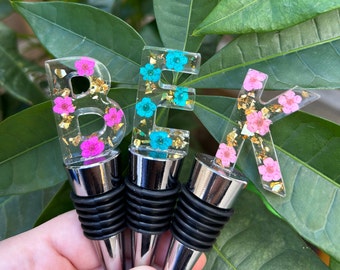 Personalized Initial Letter Flower Wine Stopper Floral Monogram Gift Bridesmaid/ Mother’s Day/ Birthday/ Wife/ Fiancée/ Girlfriend