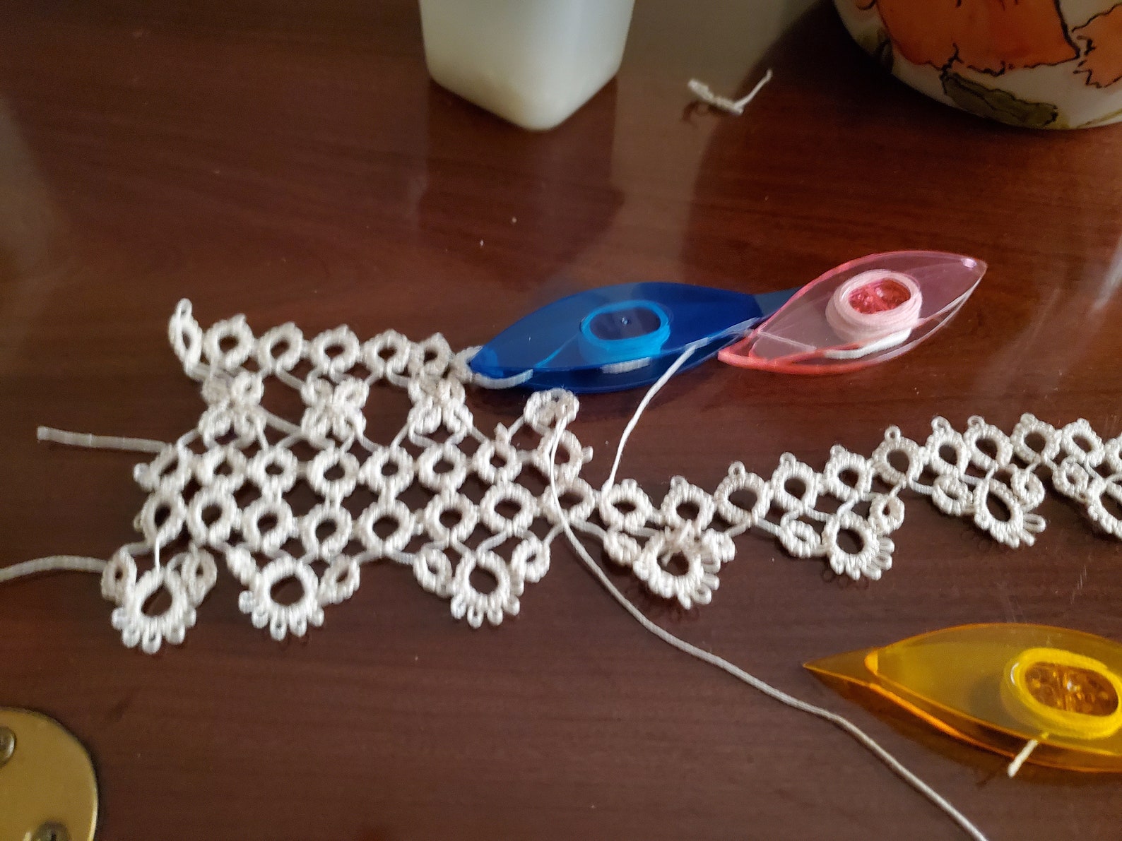 1 Shuttle, Simplified Tatted Edging hen and Chicks Etsy