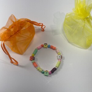 Bracelets, brasaletes, jewelry, charms, collares, necklaces, beads, pulseras, pulsars