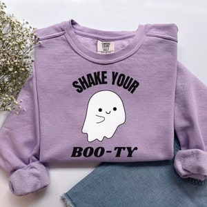 Cute girly Halloween sweatshirt - Festive for Fall - Trendy design - Viral product