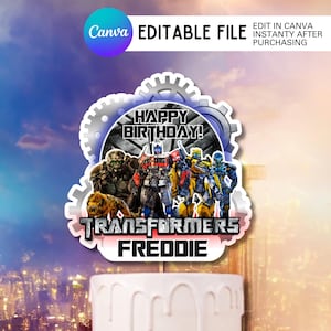 Pode incluir: Um topo de bolo com o tema Transformers com o texto "Happy Birthday!" e "Transformers Freddie". O design apresenta vários personagens robóticos em cores vibrantes, contra um fundo de paisagem urbana. O topo é projetado para ser colocado em um bolo.