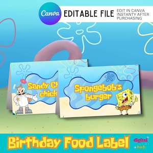 以下が含まれることがあります： 漫画のキャラクターが描かれた、青と黄色の誕生日のフードラベルが2つ。1つのラベルには漫画のキャラクターと一緒に「Sandy Chick」と書かれており、もう1つには「Spongebob's burger」と書かれています。「Birthday Food Label」の文字が下部にあります。