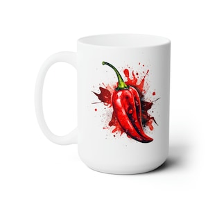 Può includere: Tazza in ceramica bianca con un peperoncino rosso con gambo verde e gocce d'acqua, circondato da schizzi di acquerello rosso.