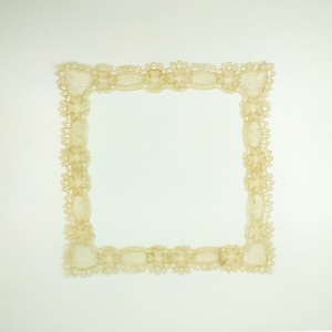 Antike Spitzendecke für Deckchen Vintage Filetspitze Feine geknotete Spitze Ende 19tes Jahrhundert Frankreich Coton Antike Vintage Spitze Ivory