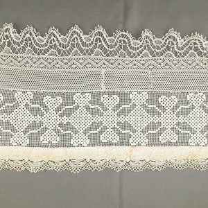 Antikes Spitzenband Feine geknotete Spitze Ende 19 Jahrhundert Frankreich Elfenbein Beige Baumwolle Französische Vintage Spitze Extrafeine Spitzenborte Verzierung