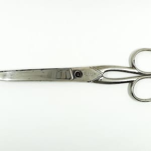 Vintage Scissors 1940s Vintage Professional Sewing Craft Old Rusty Scissors Collectibles Tool
