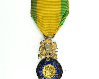 Médaille militaire France WW1 1914-18 Médaille française de la bravoure Médaille militaire 4e République Décoration militaire de la République française