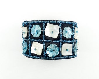 Bracelet manchette vintage perles nacre bleu turquoise bracelet manchette des années 1990 Italie bijoux vintage bracelet manchette nacre vintage