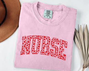 Camiseta Comfort Colors para Enfermeira no Dia dos Namorados, Camiseta de Enfermeira com Gola Redonda para o Dia dos Namorados, Camiseta de Enfermagem para Enfermeira Registrada no Dia dos Namorados, Blusa para Enfermeira no Dia dos Namorados, Presente para Enfermeira