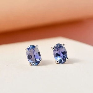 AAAA Lavender tanzanite Stud Earring in Sterling Silver, Tanzanite Earring, Tanzanite Jewelry, Gemstone Stud, Gemstone Earring, Gift for Her